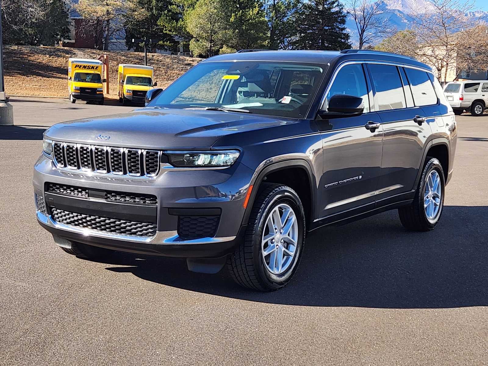 2023 Jeep Grand Cherokee L Laredo