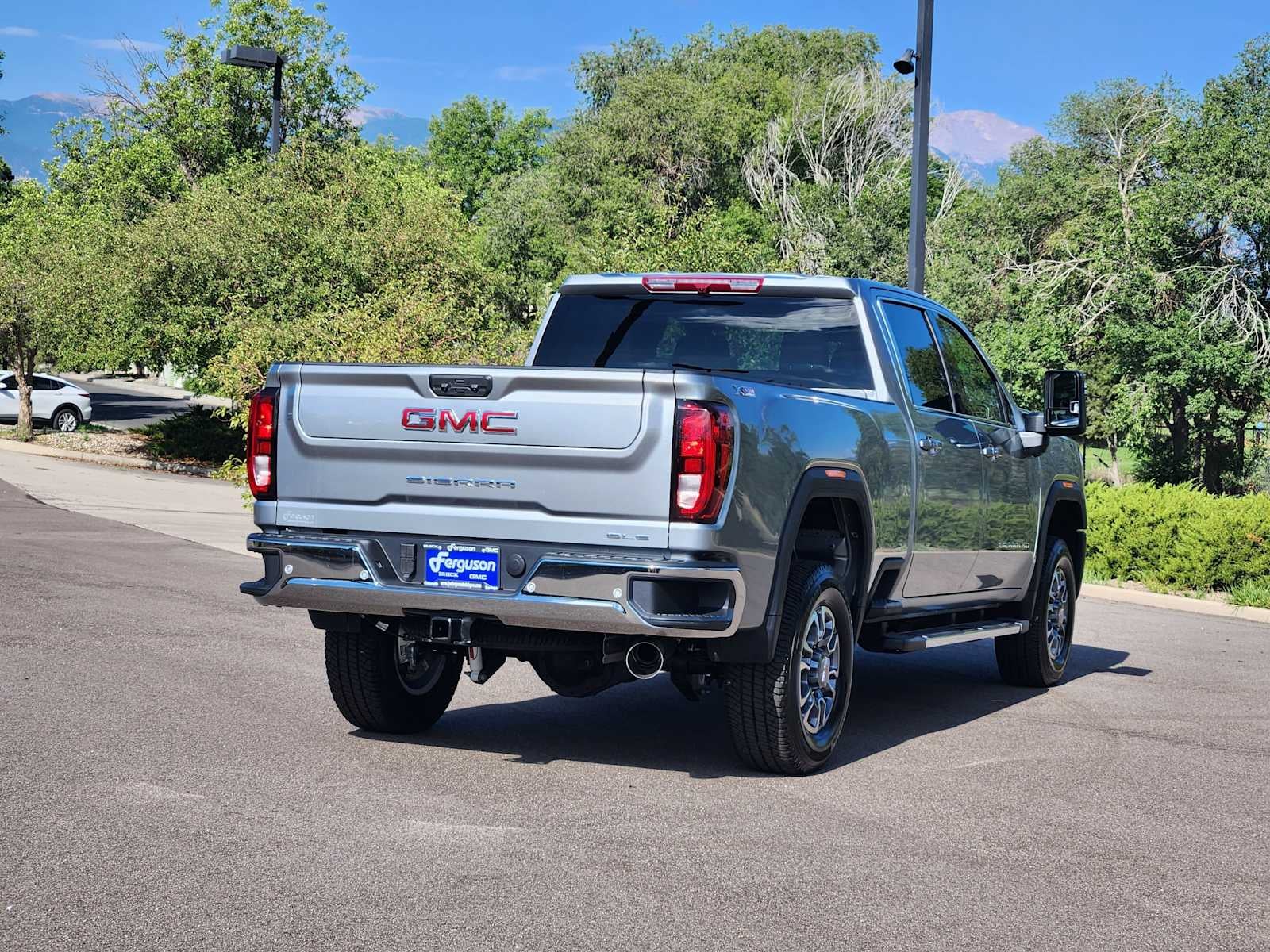 2026 GMC Sierra 2500 HD SLE