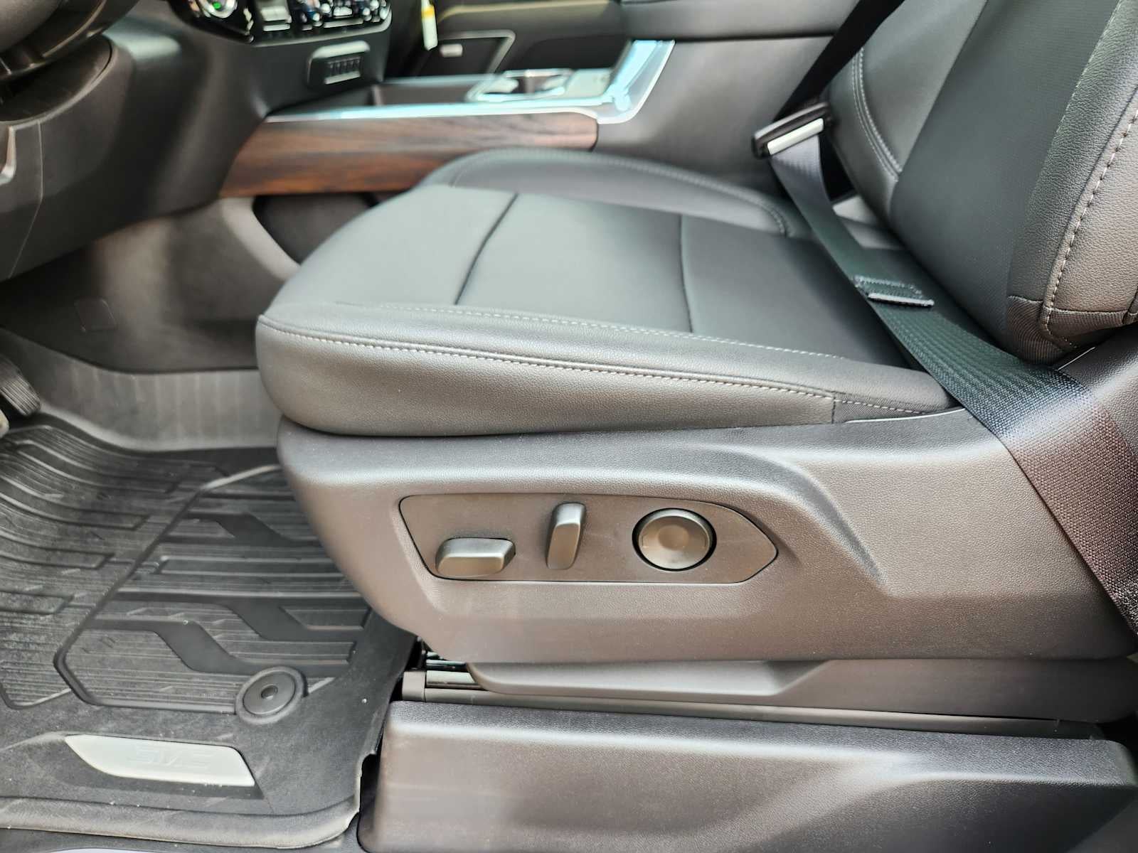 2026 GMC Sierra 2500HD SLT - Photo 8