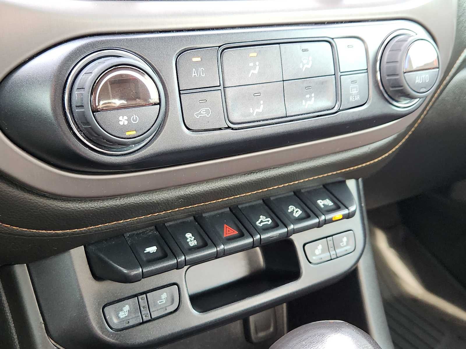 2022 GMC Canyon AT4 - Leather