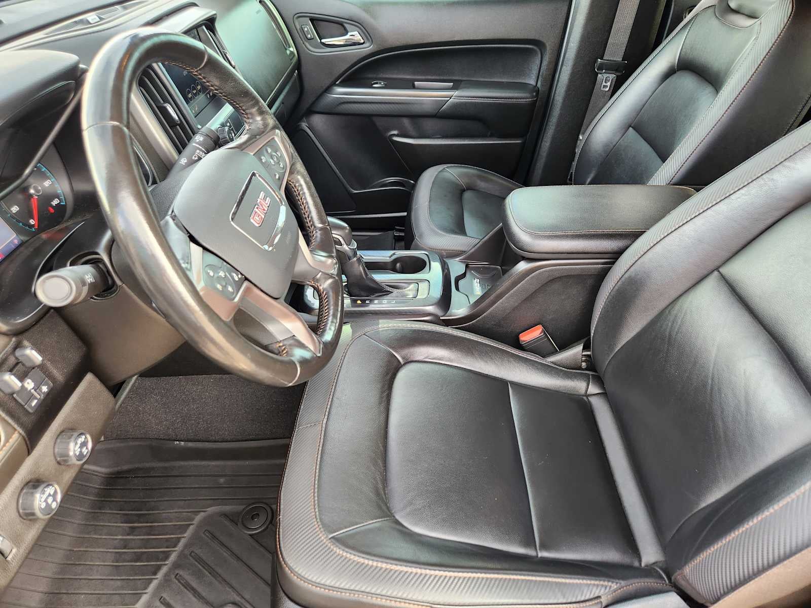 2022 GMC Canyon AT4 - Leather