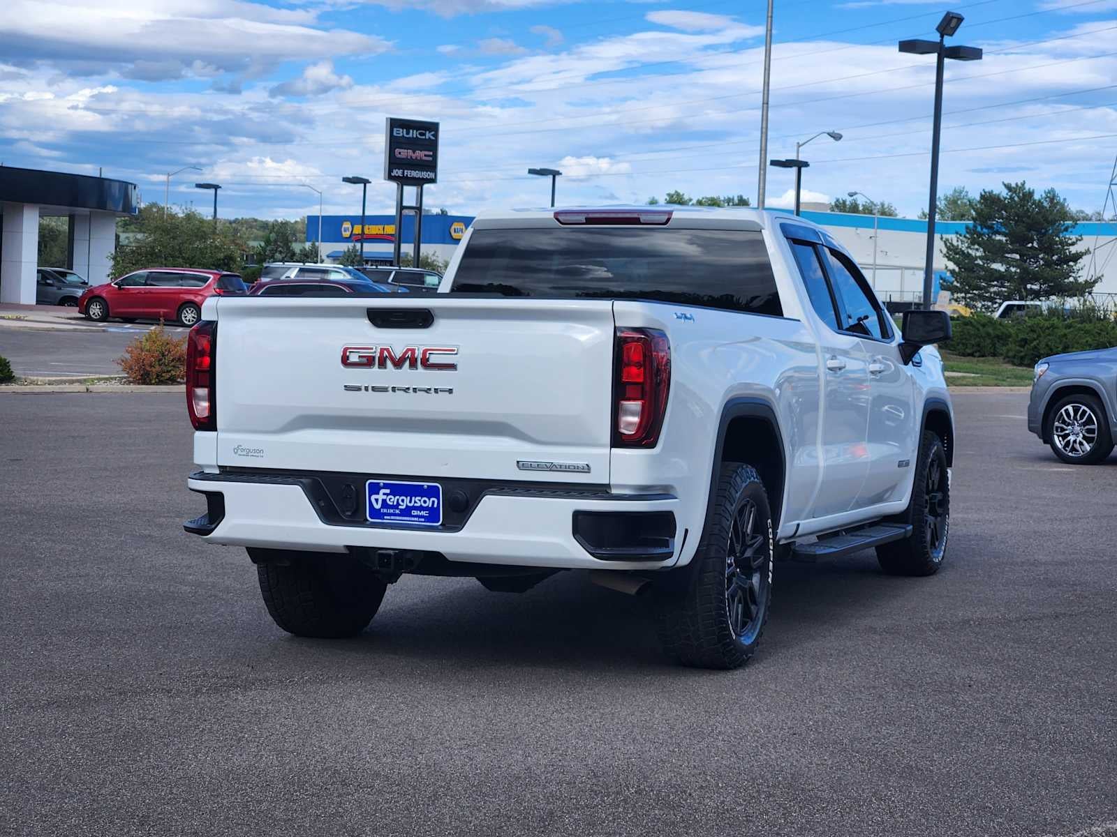 2024 GMC Sierra 1500 Elevation