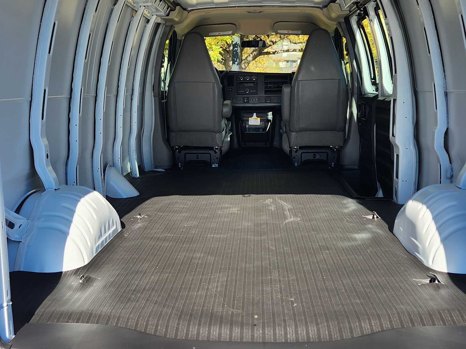 2025 GMC Savana Cargo 2500 Work Van