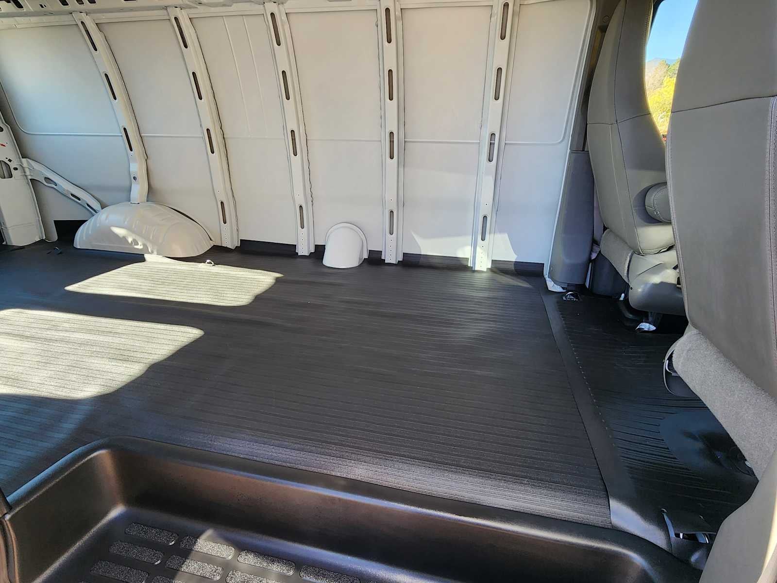 2025 GMC Savana Cargo 2500 Work Van