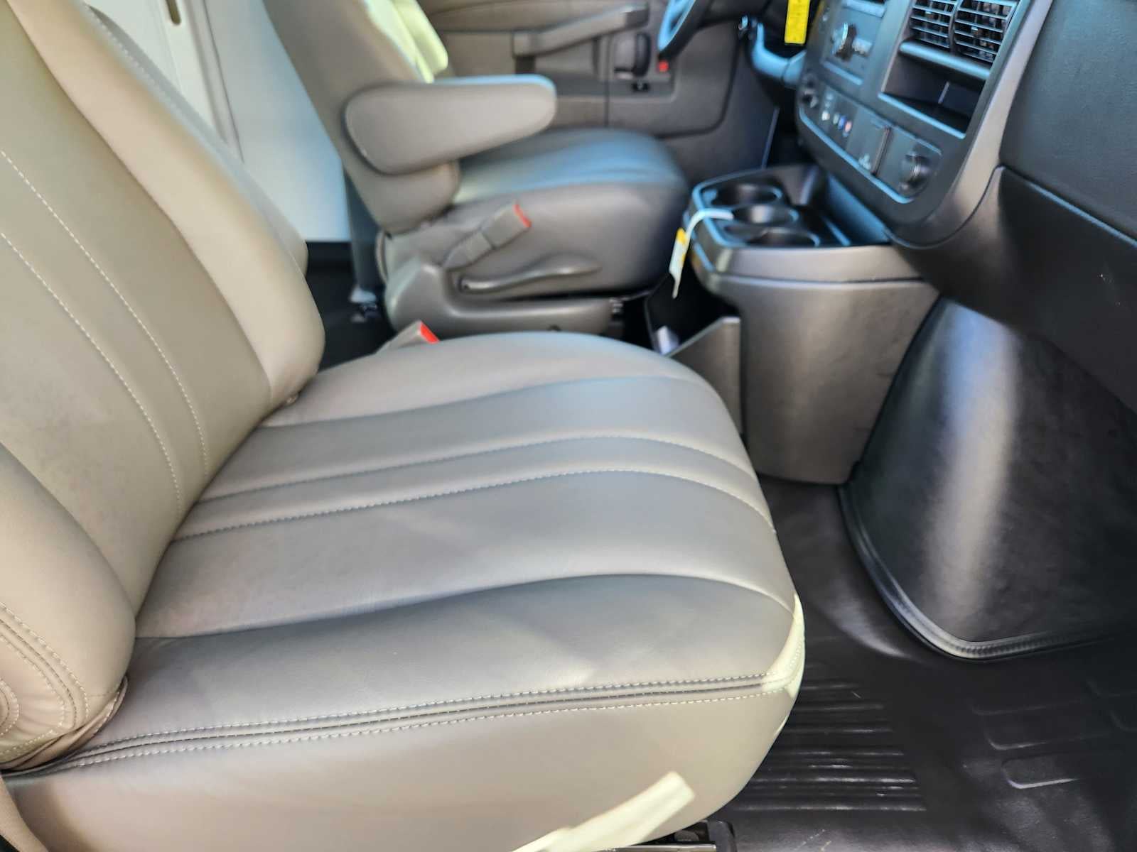 2025 GMC Savana Cargo 2500 Work Van