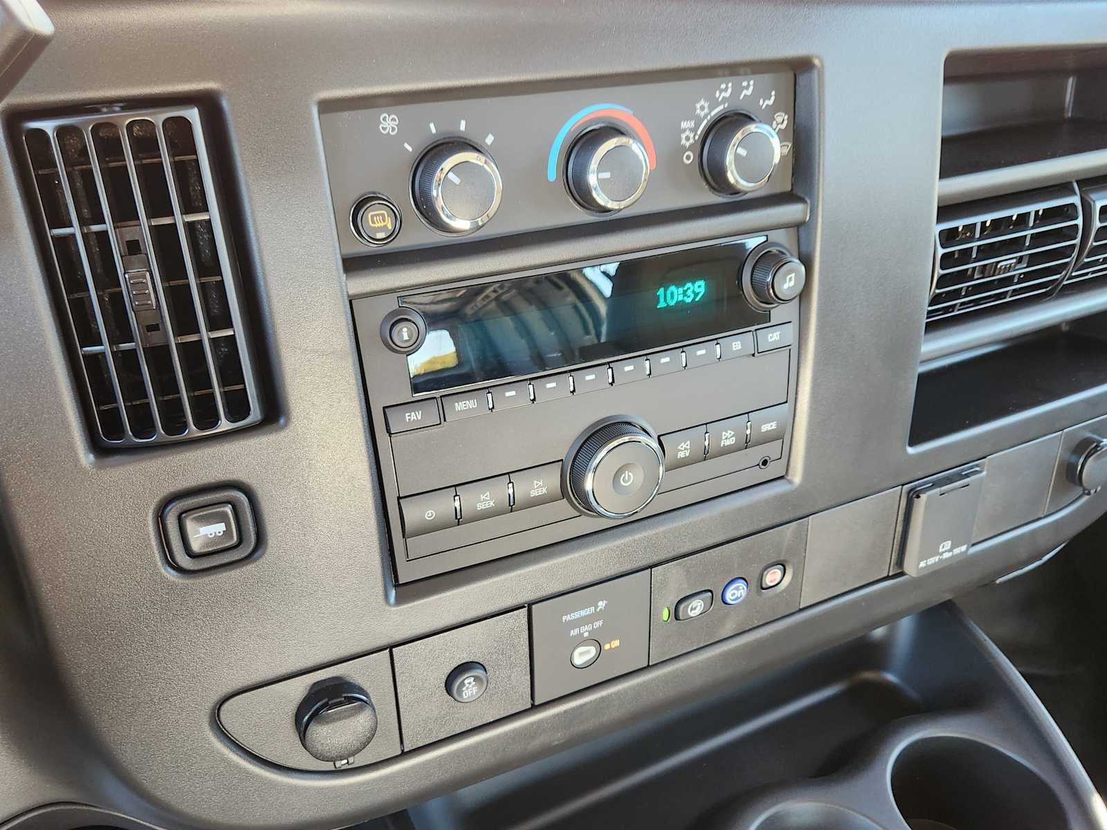 2025 GMC Savana Cargo 2500 Work Van