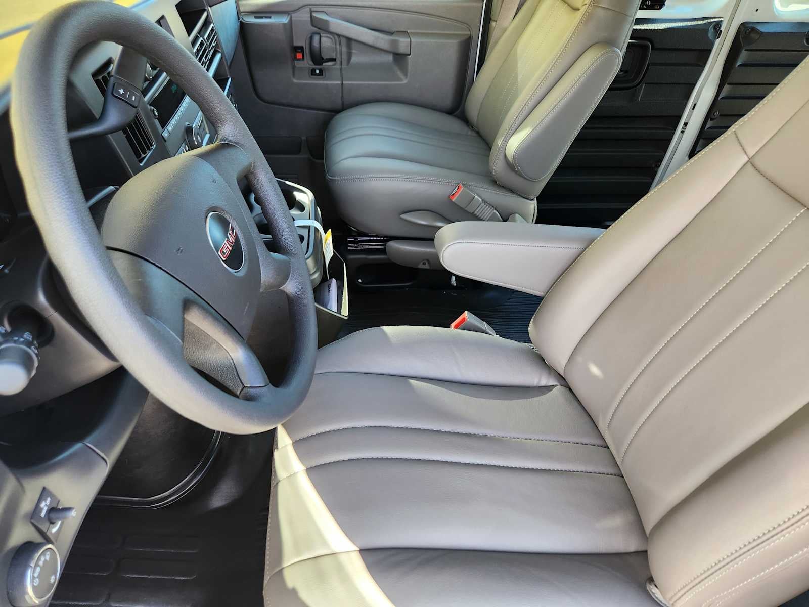 2025 GMC Savana Cargo 2500 Work Van