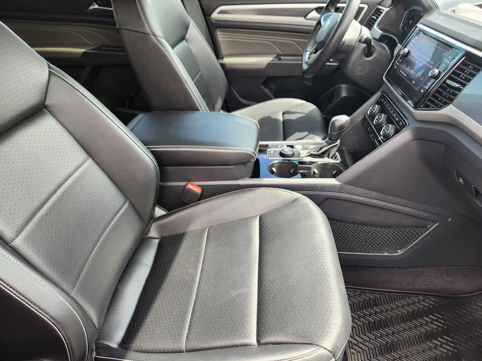 2022 Volkswagen Atlas 3.6L V6 SEL R-Line