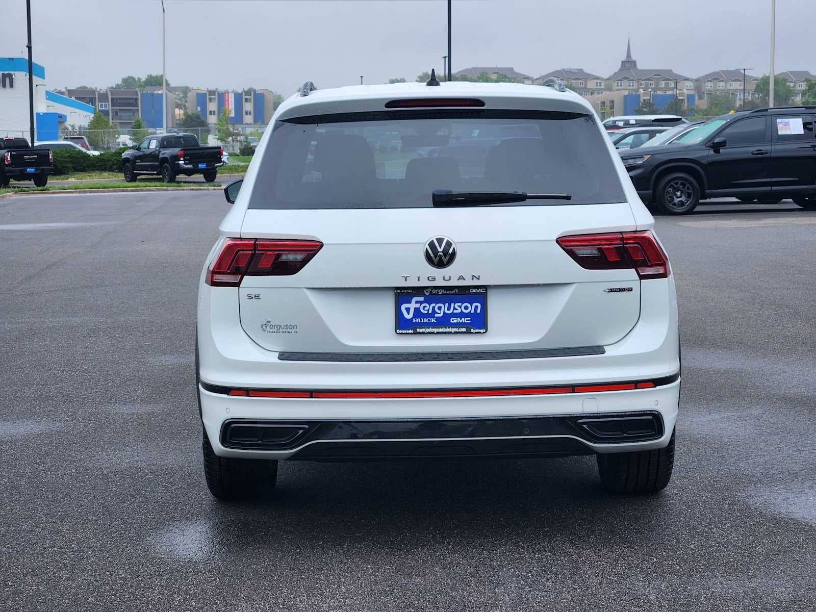 2024 Volkswagen Tiguan SE R-Line Black