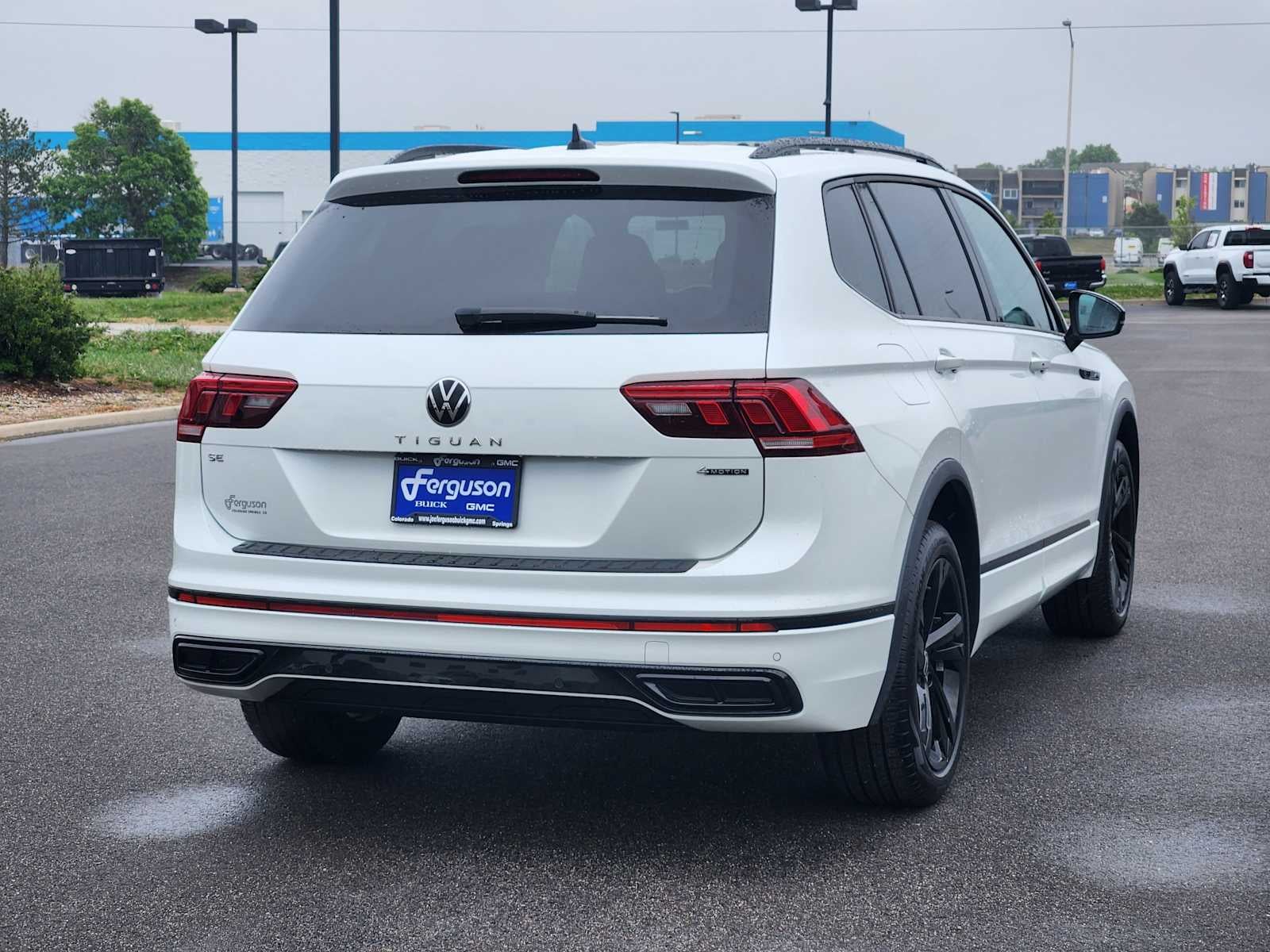 2024 Volkswagen Tiguan SE R-Line Black