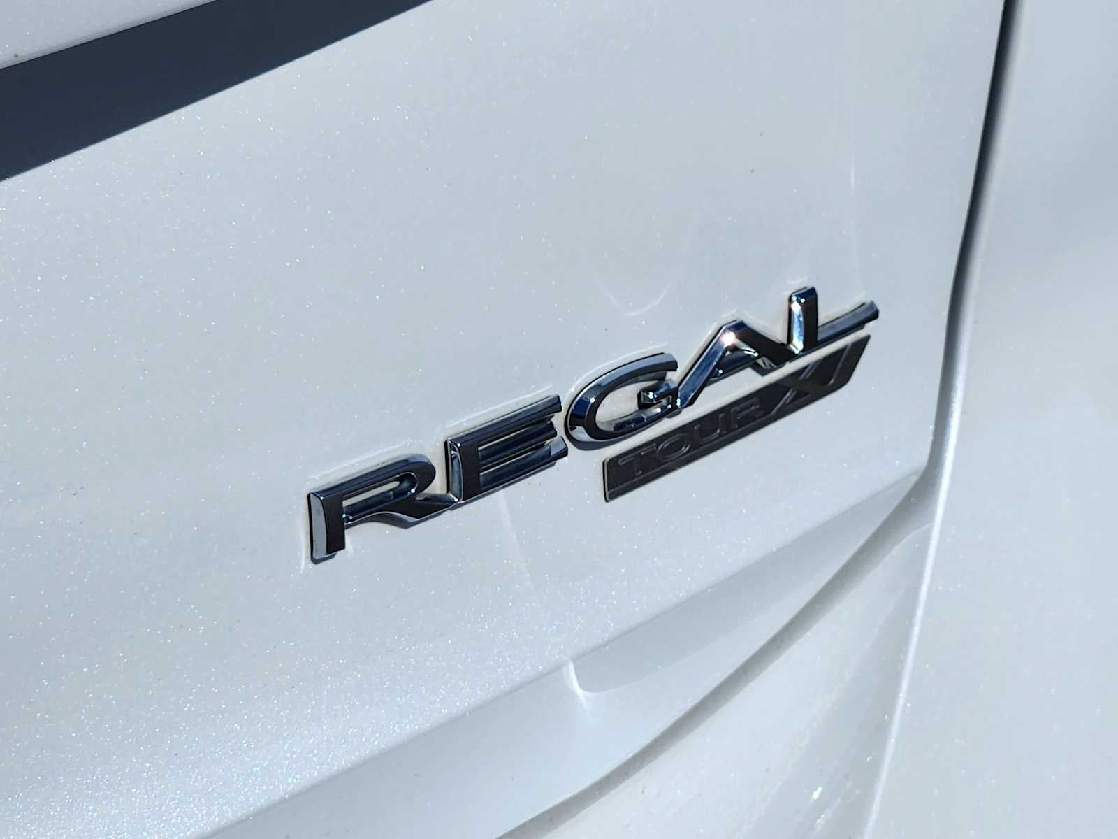 2019 Buick Regal TourX Essence