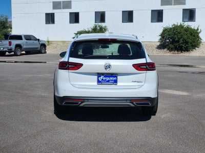 2019 Buick Regal TourX Essence