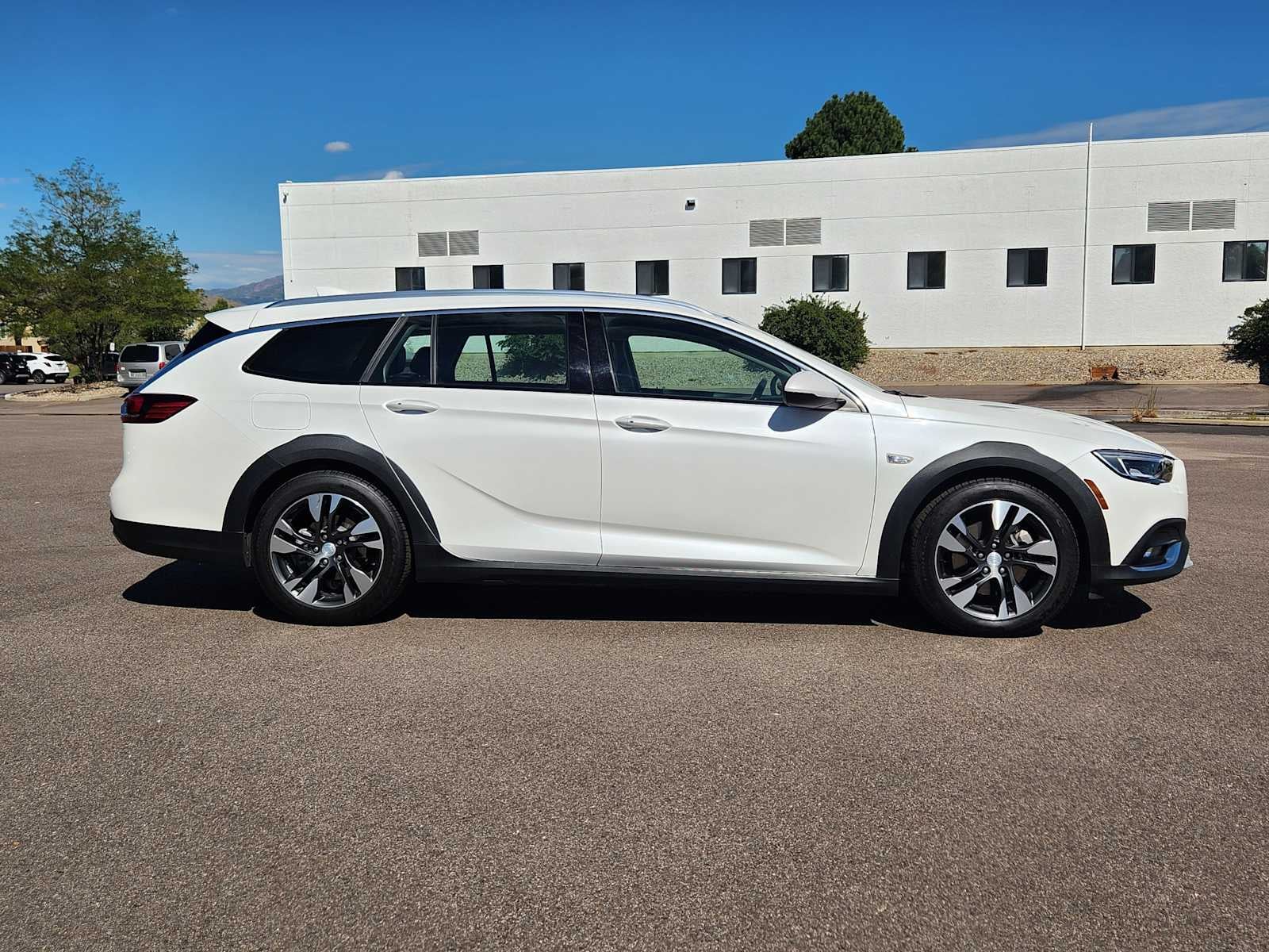 2019 Buick Regal TourX Essence