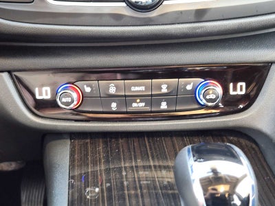 2019 Buick Regal TourX Essence