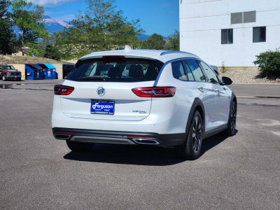 2019 Buick Regal TourX Essence