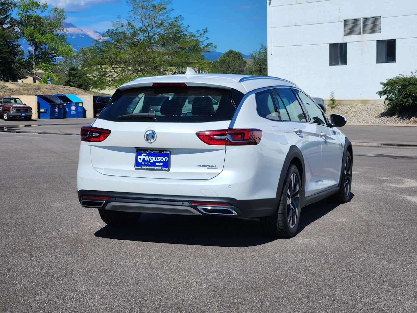2019 Buick Regal TourX Essence