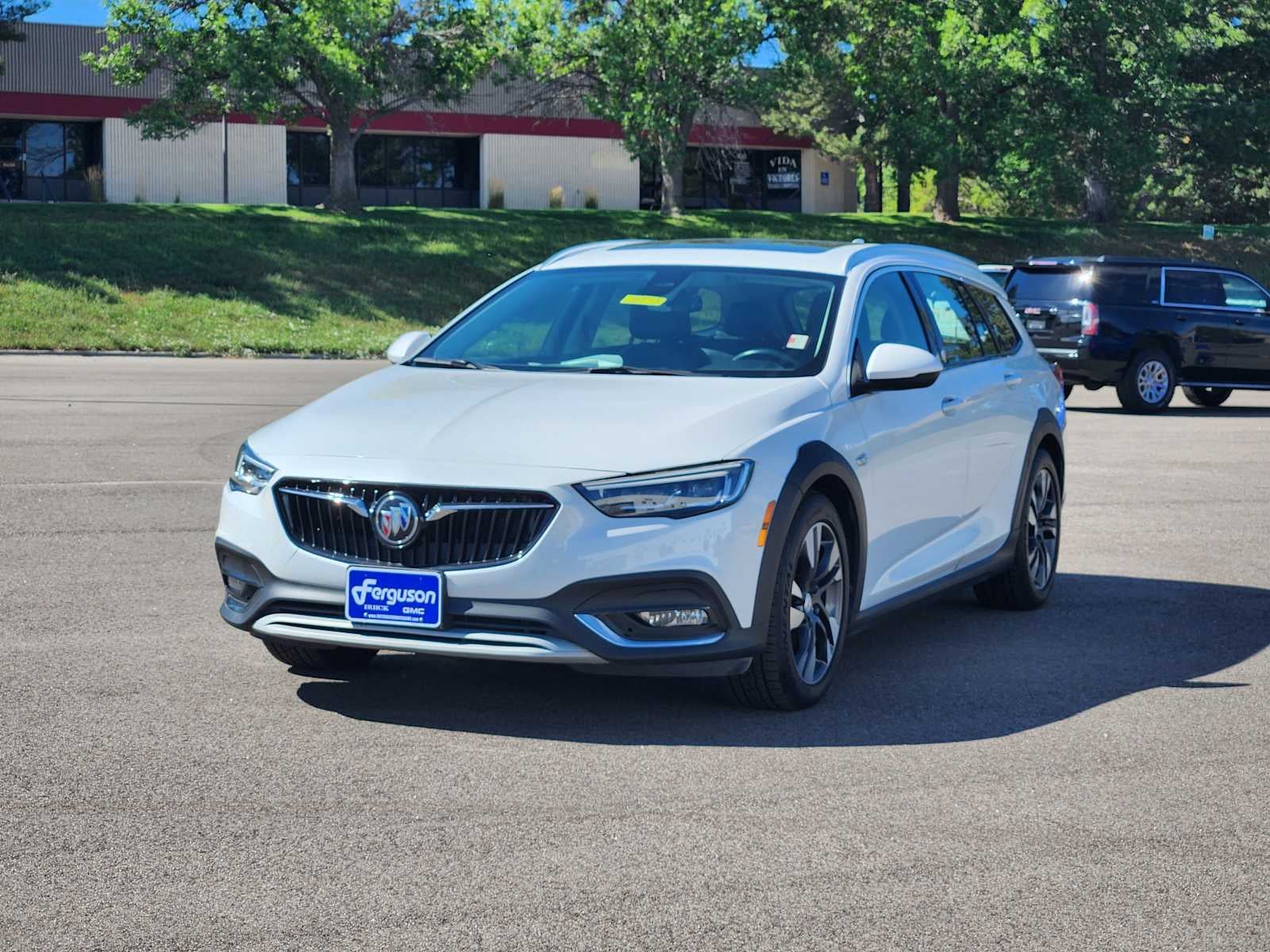 2019 Buick Regal TourX Essence