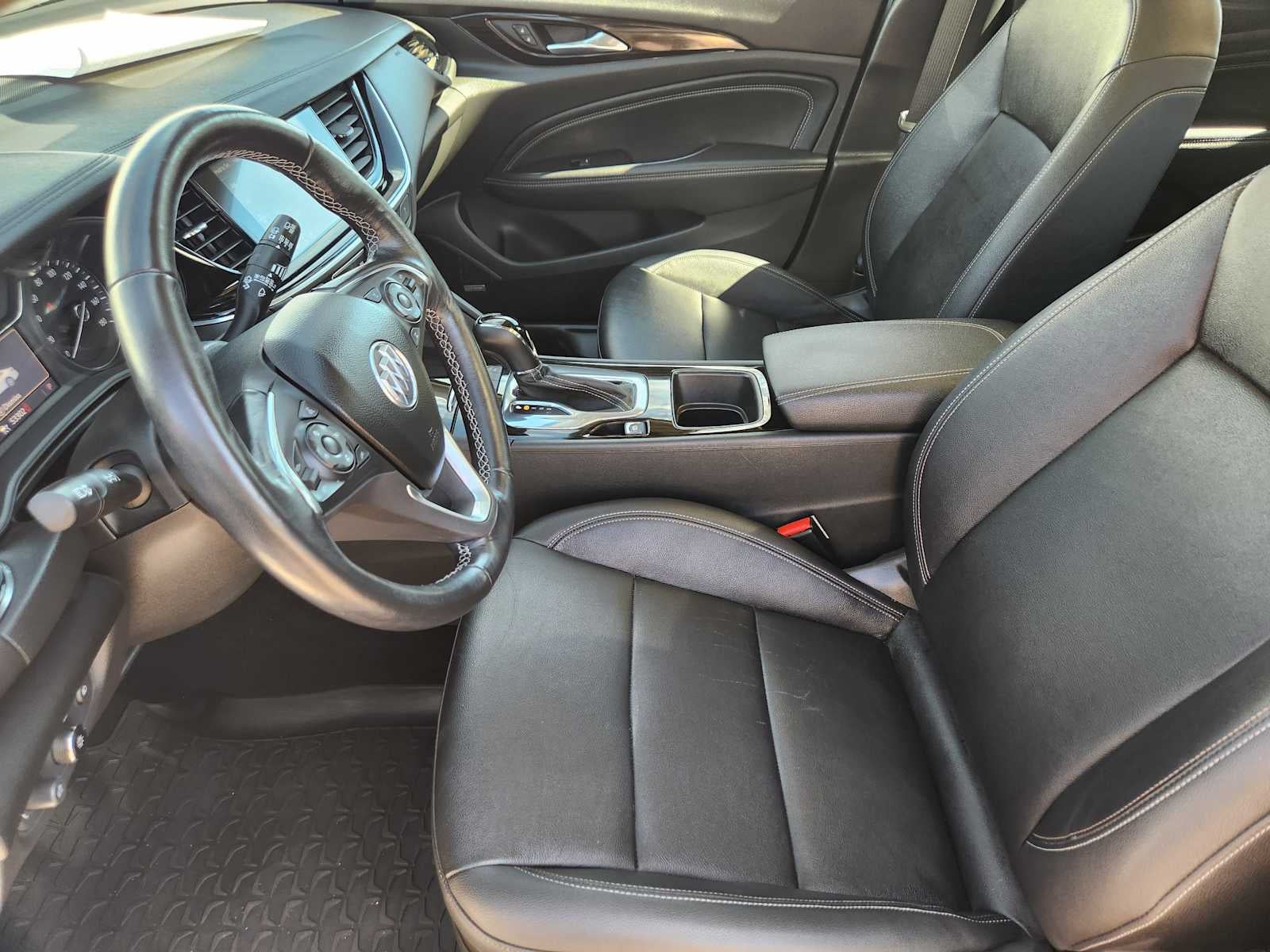 2019 Buick Regal TourX Essence