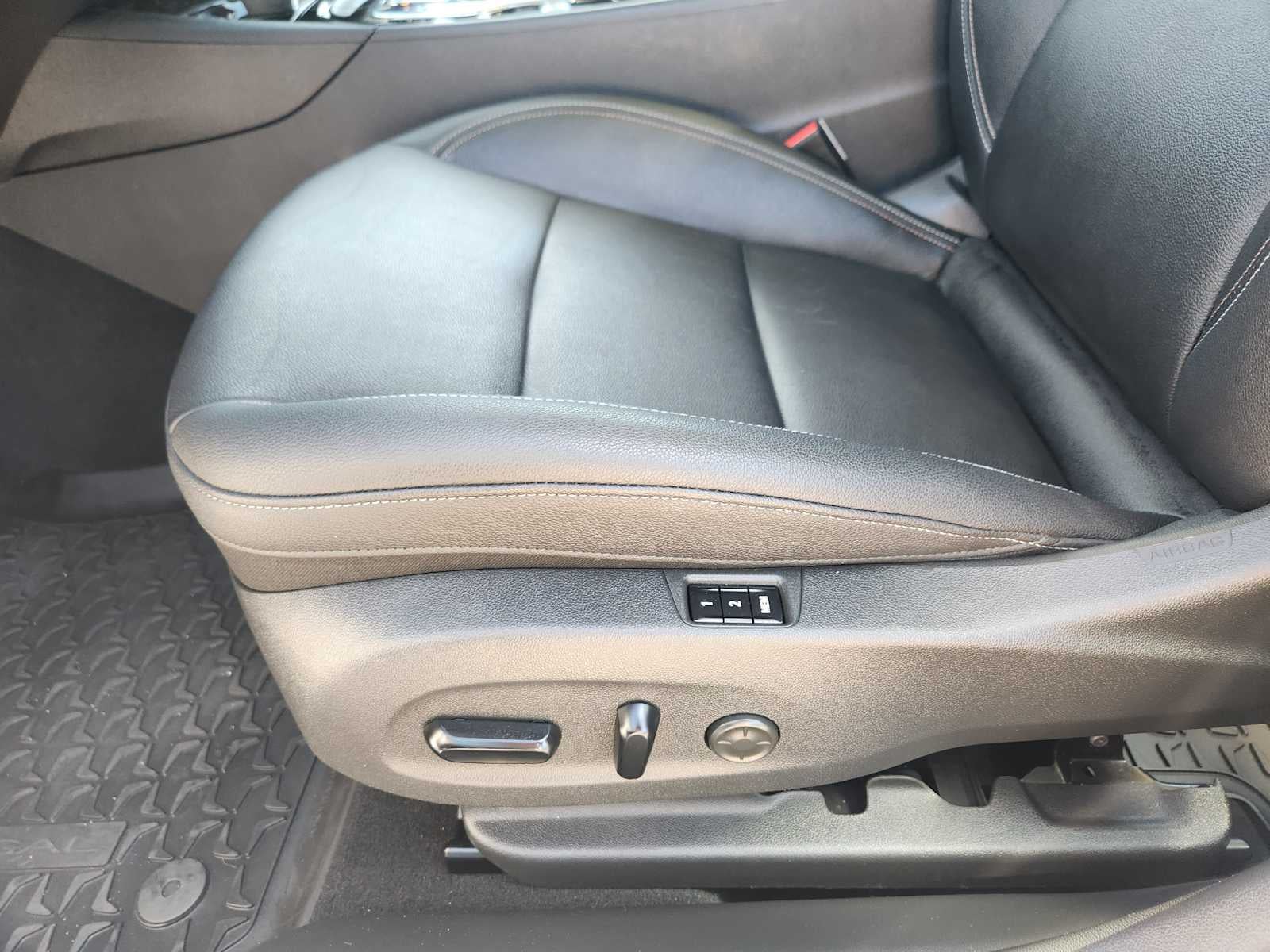 2019 Buick Regal TourX Essence